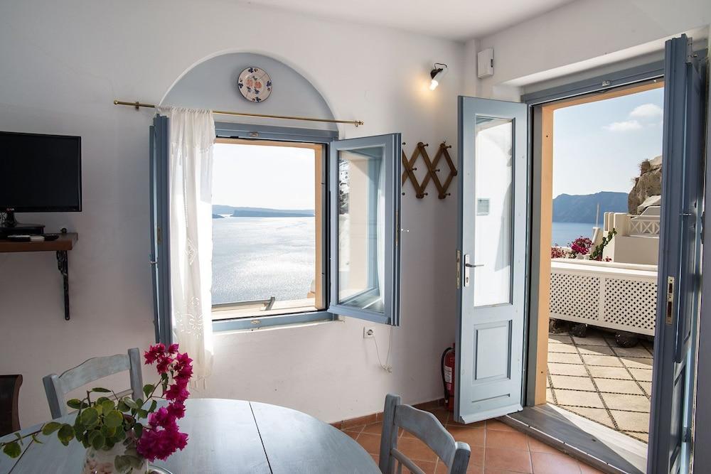 Ferienwohnung Lava Oia'S Exterior foto