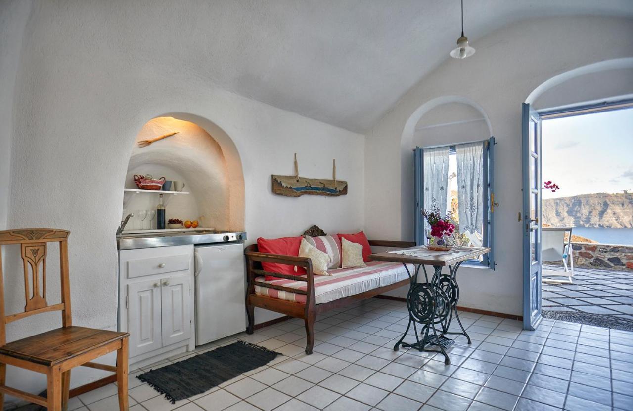 Ferienwohnung Lava Oia'S Exterior foto
